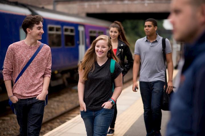 16-25 Railcard | Buy Student Railcard for Only £30 with Trainline