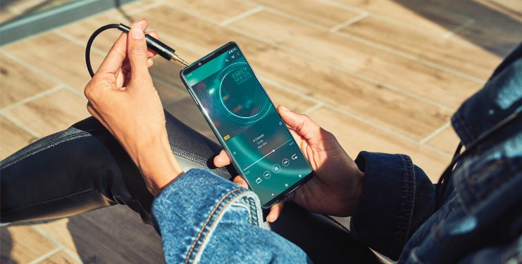 https://cdn.vodafone.co.uk/en/assets/images/desktop/xperia-5m3-riverpage_image-5.jpg