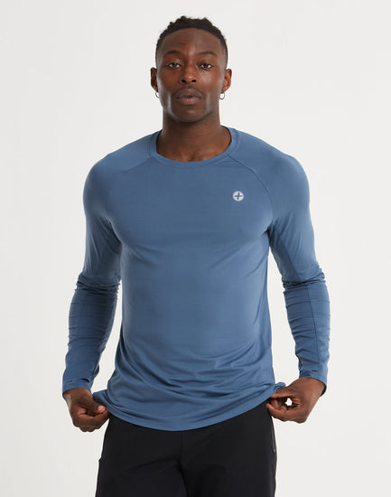 https://cdn.shopify.com/s/files/1/0492/7828/8032/products/2-ECOM-SS22-ADV-LS-PACE-SHORTS-METAL-BLUE-4_550x550.jpg?v=1649926416