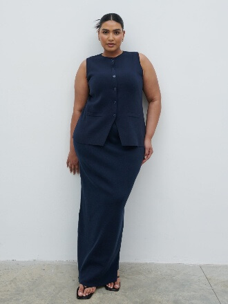 Souki is 5'8" & size UK XL