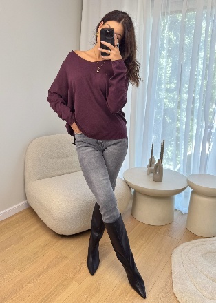 Plum Pull V 1 Sweater