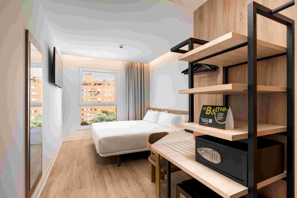 Modern guest room at a B&B HOTELS property in Spain