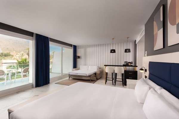 Bright double room with a large window at the Four Points by Sheraton Costa Blanca